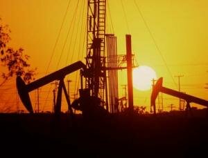 Переработка нефти выросла на 33,4%