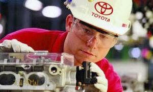 Прибыль Toyota Motor Corp. сократилась на треть