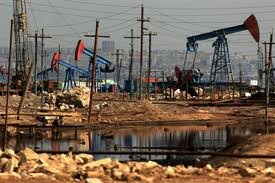 Казахстан в январе-апреле увеличил добычу нефти и газоконденсата на 2,9%