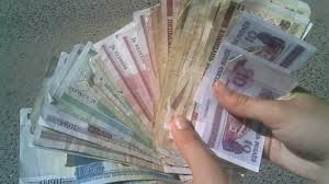 Минимальная зарплата в Беларуси наименьшая среди соседей